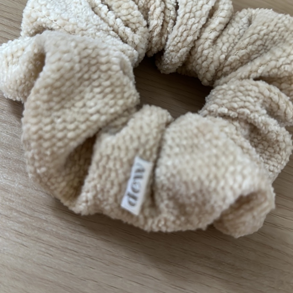 Dew Edit Scrunchie "Fine & Dandy" - Picture 2 of 3